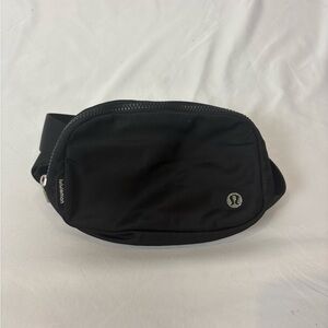 🖤lululemon black belt bag